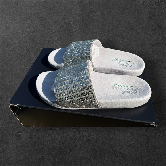 Skechers Vegan Cali Pop Ups New Spark White and Silver Slide Luxe Foam Sandals - Picture 10 of 17